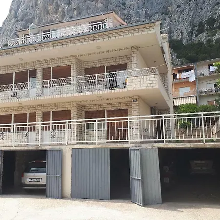 Apartment Snjezana *