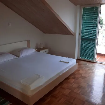 Apartment Snjezana *