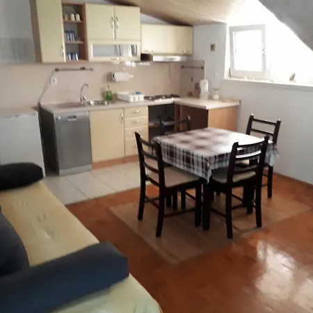 Apartment Snjezana Omis